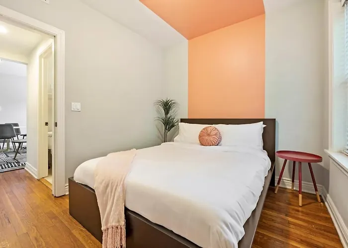 Designer 10 Min Walk To Wrigley Apartment Chicago